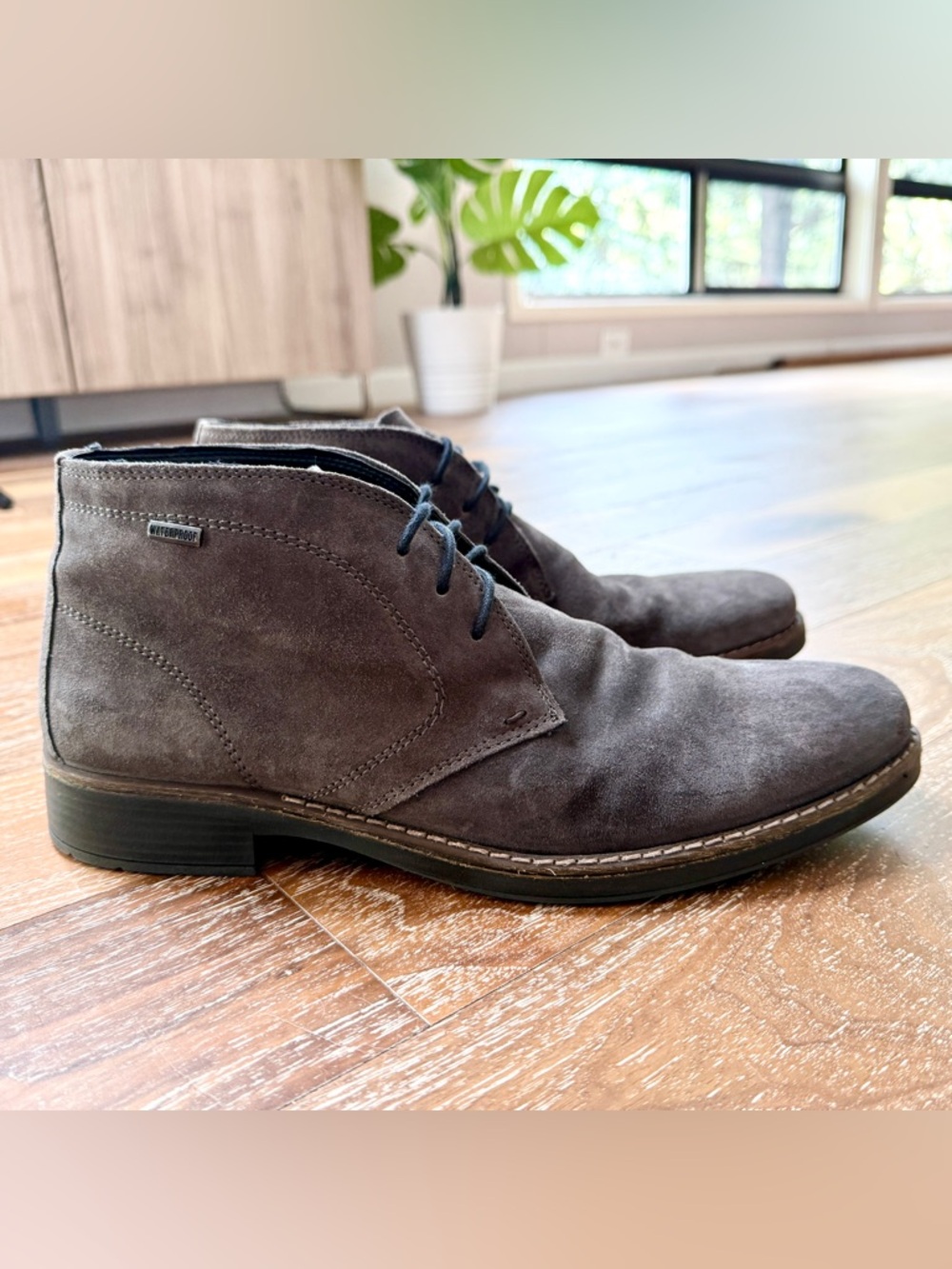 Nordstrom Men’s Shop Gray Waterproof Suede Men’s Chukka Boots Size 44 (US 10.5)